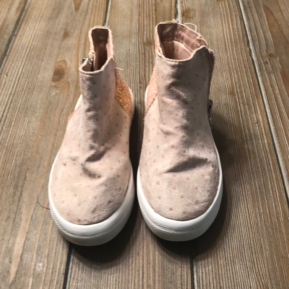 Toddler pink sneakers